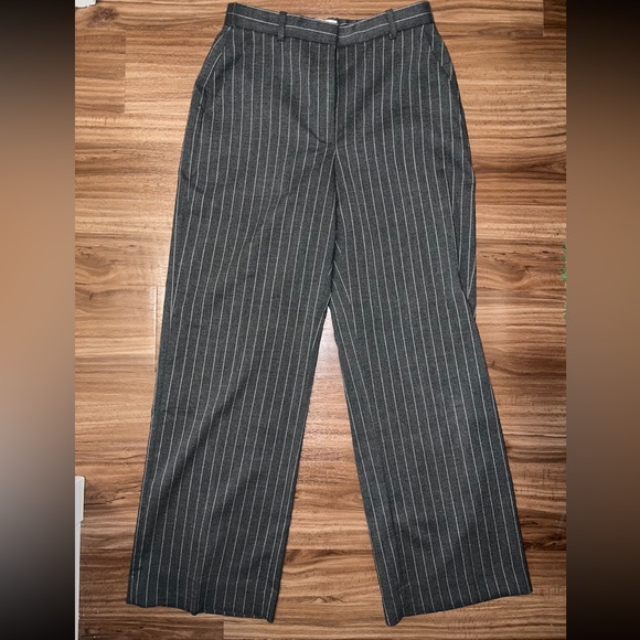 Pants - Abercrombie - Curve Love grey pant with white pinstripe